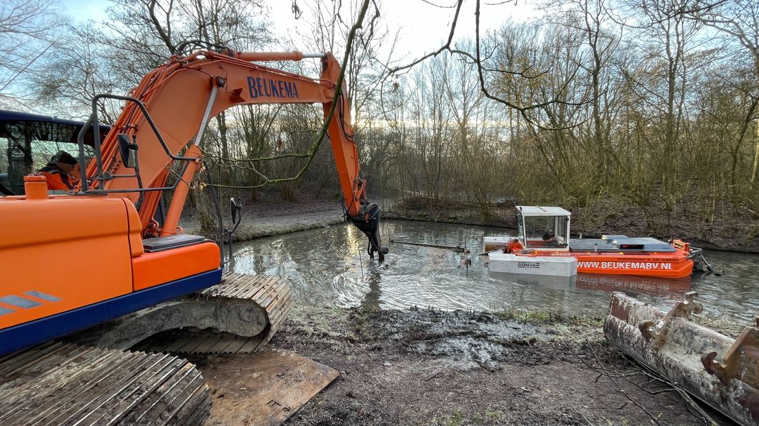 Baggerwerk in de wijk Beijum in Groningen