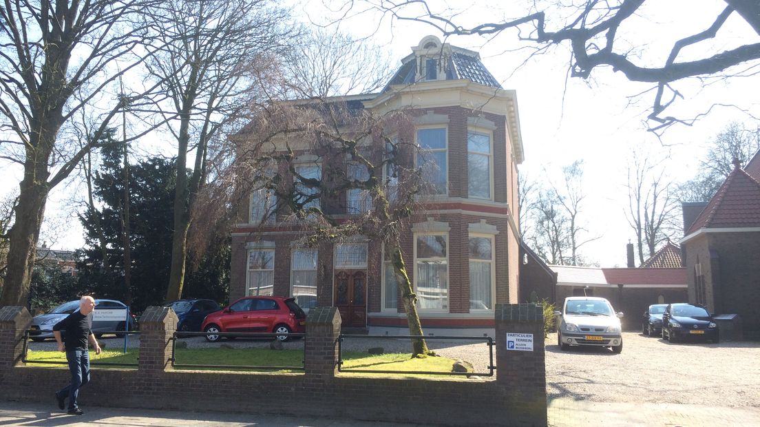 De voormalige pastorie in Assen, waar de BOKD kantoor gaat houden (Rechten: RTV Drenthe / Margriet Benak)