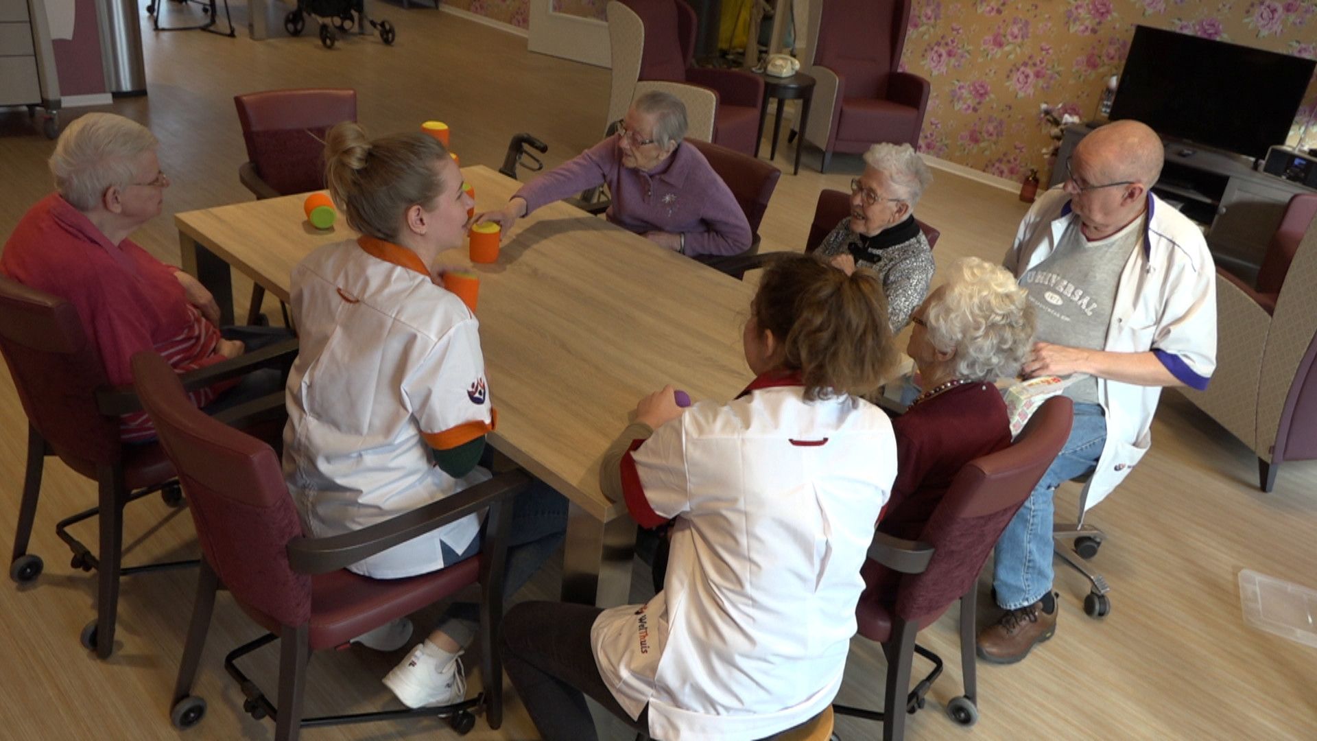 Bezoek aan verpleeghuizen vanwege corona beperkt