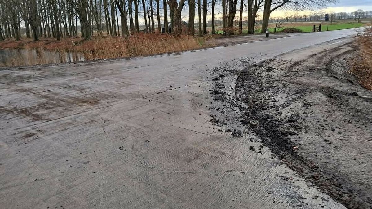 Nieuwe weg, met oude problemen: Zijtak Odoornerveen na opknapbeurt 'gevaarlijker geworden'