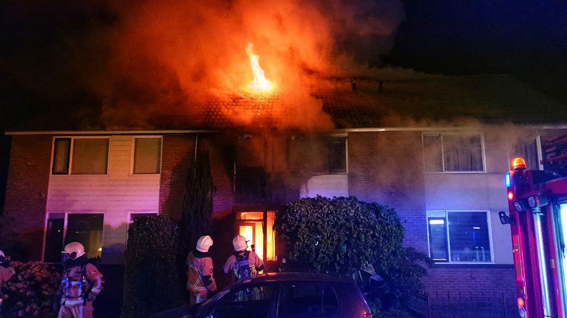 Uitslaande woningbrand in Enschede