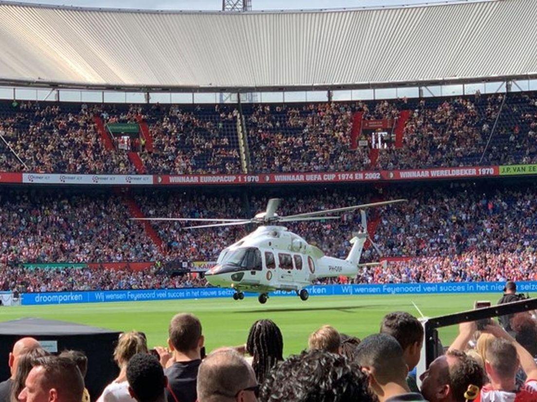 De aankomst van de helikopter in de Kuip tijdens de Open Dag in 2019