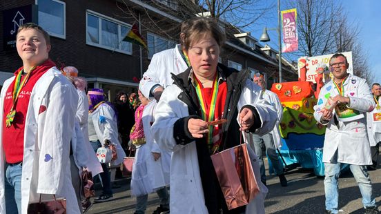 'Love-boat' van Kerkesproject publiekslieveling in Sittardse kinderoptocht Home