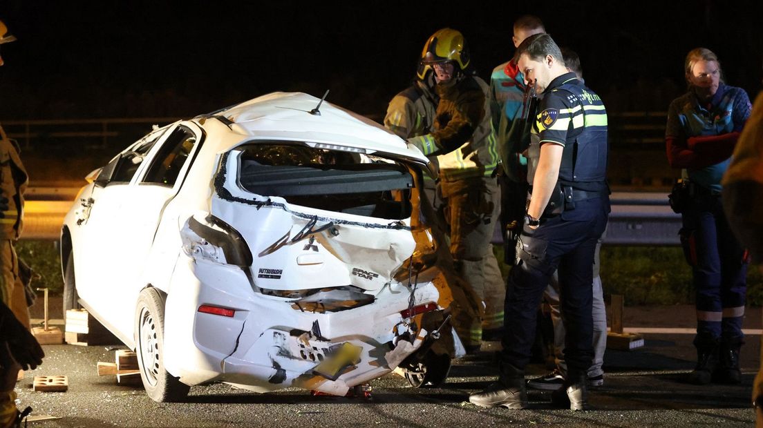 Bij het ongeluk raakte één van de twee auto's zwaarbeschadigd