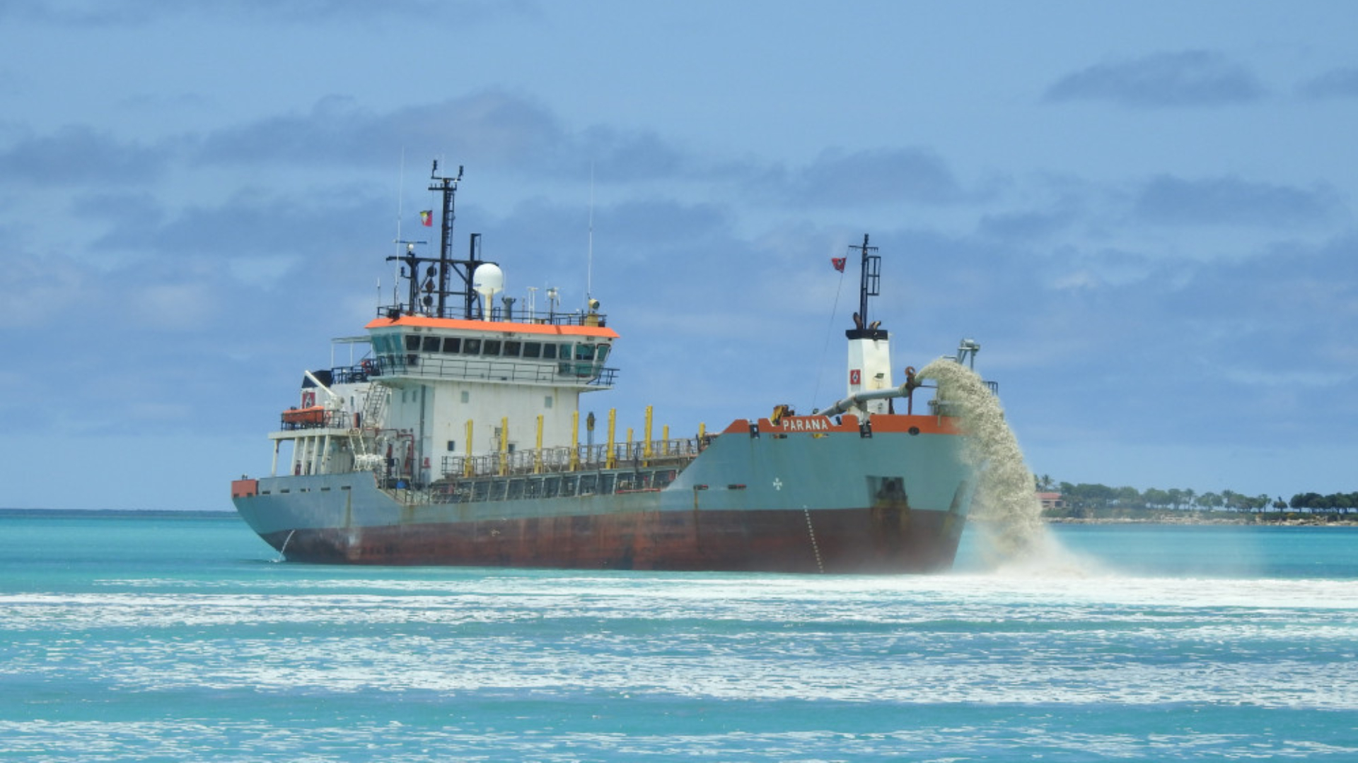 Sleephopperzuiger Parana van baggerbedrijf De Boer.