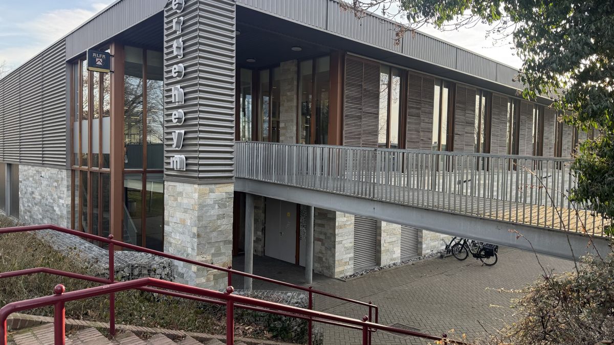 'Het komt wel erg dichtbij': Burgemeester praat met dorpelingen over ontuchtzaak