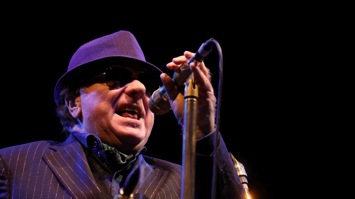 Johan Derksen haalt Van Morrison naar Grolloo