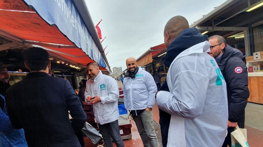 DENK voerde onder meer campagne op de Haagse Markt.