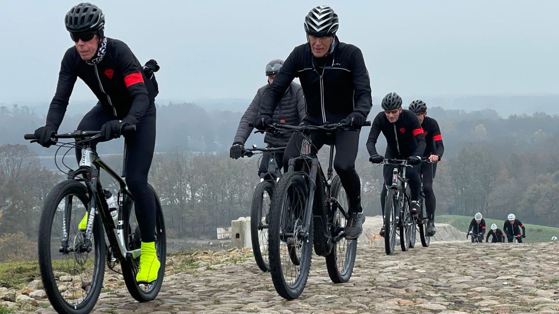 Jan Derksen en Ard Schenk leiden de schaatslegendes naar de top van de VAM