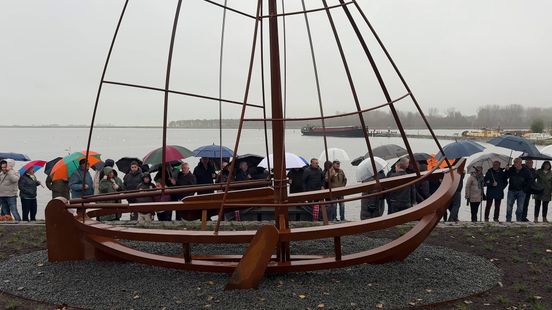 Tientallen omgekomen vissers uit Spakenburg herinnerd met een monument Home