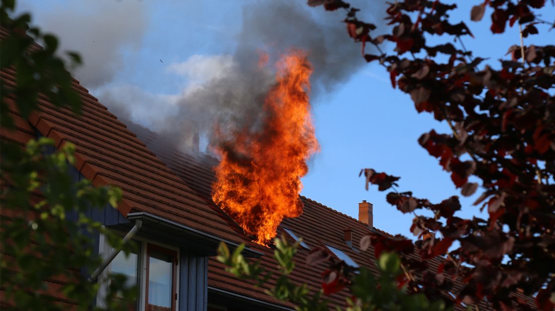 Brand op de zolderetage van een woning in Zoetermeer. 