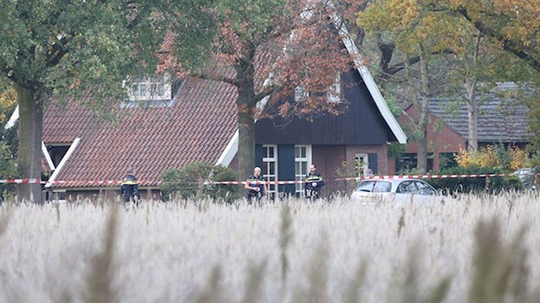De woonboerderij van het slachtoffer, aan de rand van Wierden