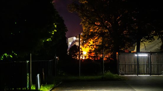 Containerbrand in Hoogersmilde zorgt voor hoge vlammen en veel rook Nieuws