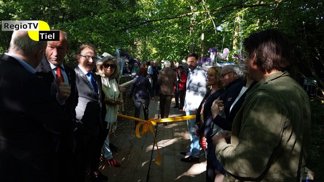 De Koninklijke Maatschappij Tuinbouw en Plantkunde (KMTP)/Groei en Bloei organiseert dit jaar het nieuwe evenement Gardenista in Ophemert. De KMTP heeft als doel om de burger te helpen de tuin (weer) met succes te vergroenen en daarmee Nederland mooier te maken. Gardenista duurt vijf dagen en is woensdag geopend.