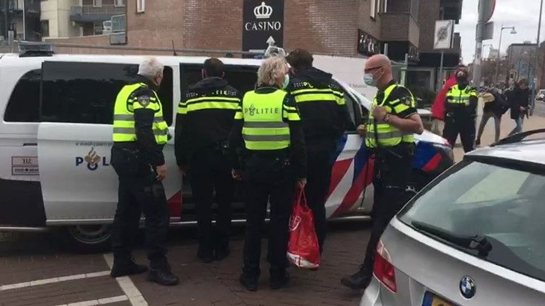 De politie verrichtte in ieder geval één aanhouding.