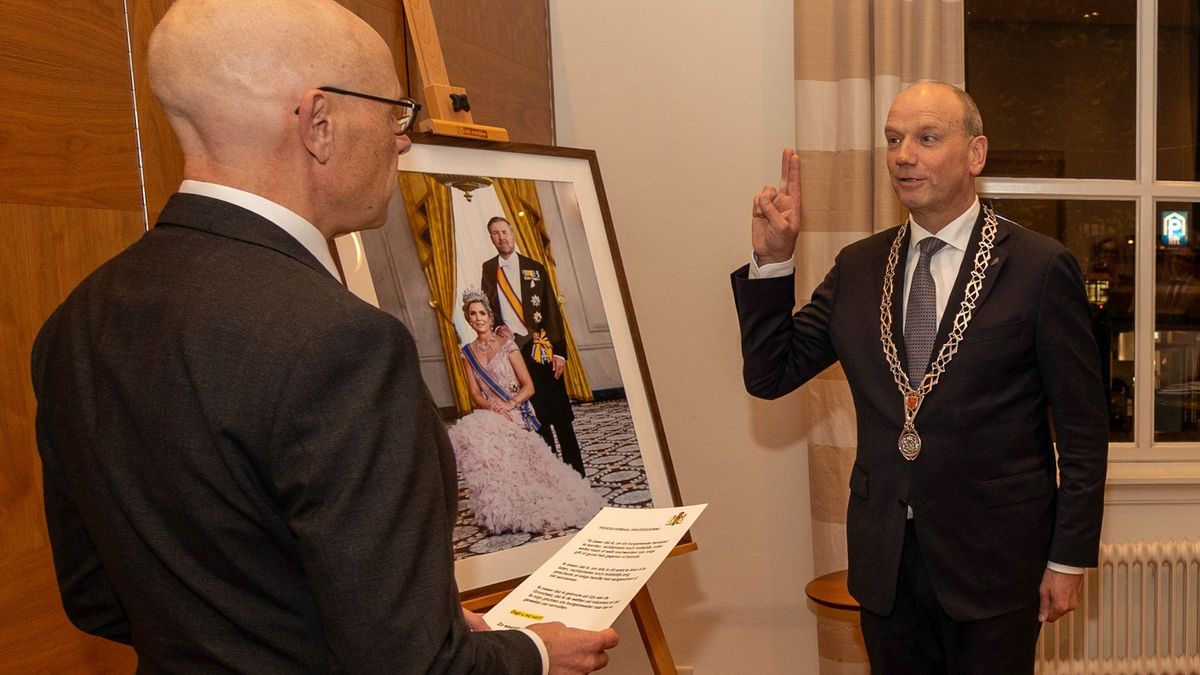 Burgemeester Ton Heerts begint aan tweede termijn in Apeldoorn