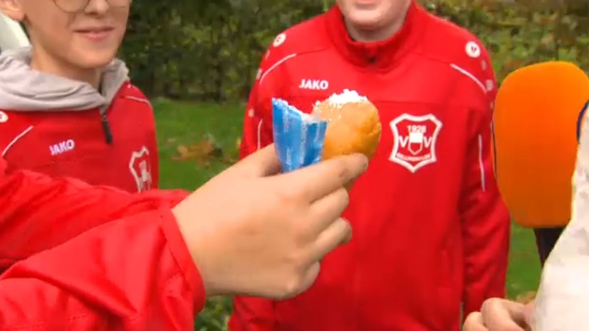 Expeditie Grunnen verkoopt oliebollen in Bellingwolde