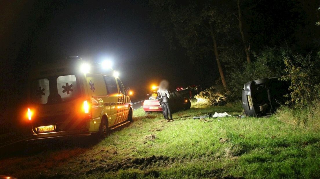 Auto slaat over de kop in Holten