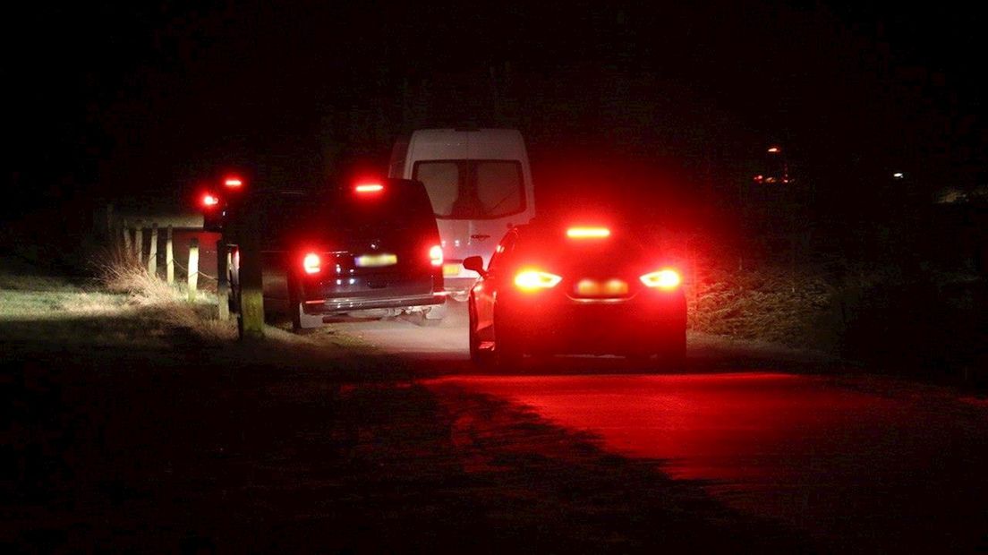 Een speciale politie-eenheid viel met groot machtsvertoon campingboerderij De Bergboer binnen