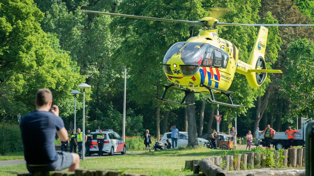 Een traumahelikopter landde in de buurt van de bouwplaats.