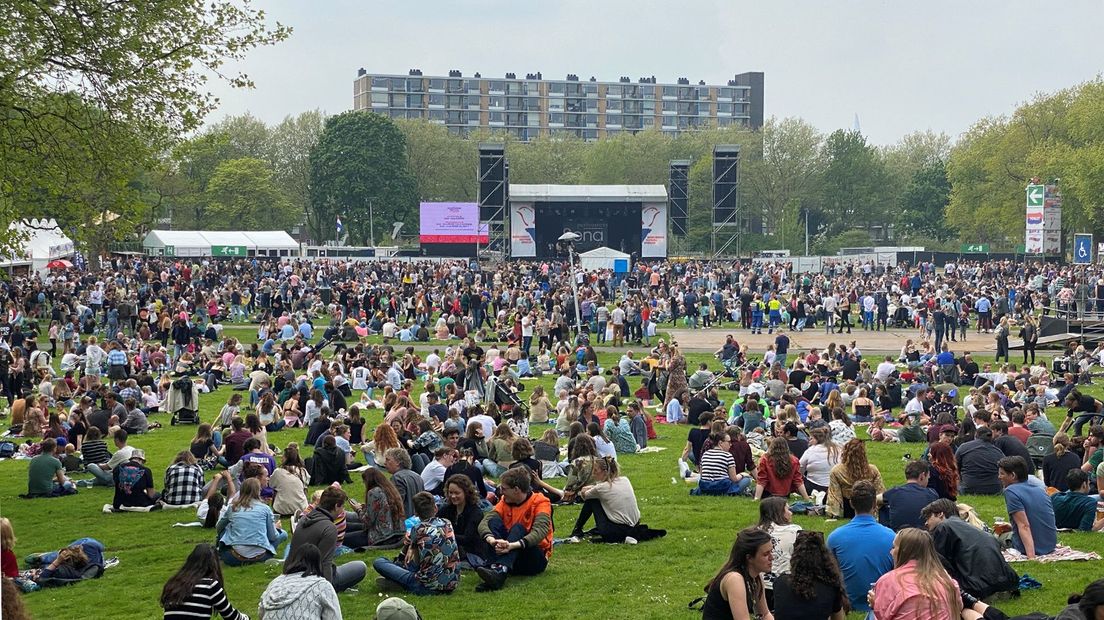 Gezellige drukte tijdens Bevrijdingsfestival 2022.