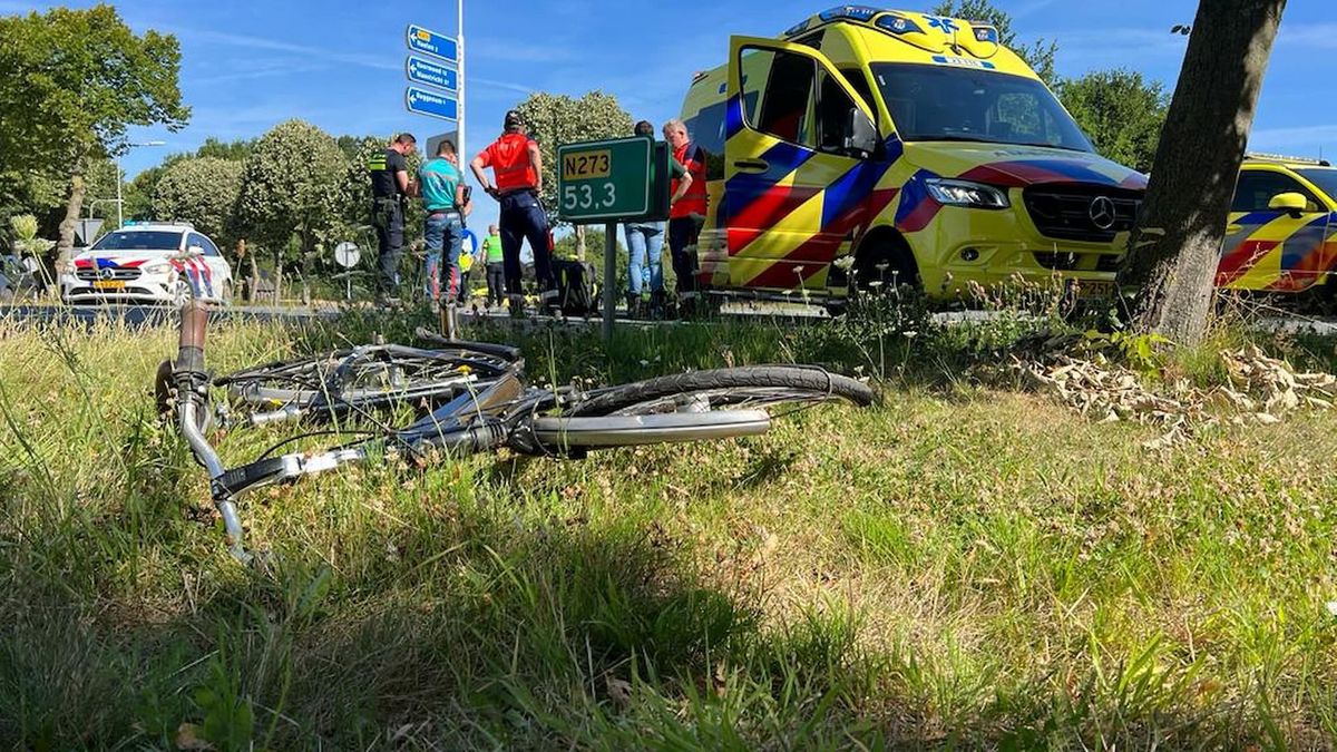 Vrouw loopt tegen rijdende vrachtwagen en raakt zwaargewond
