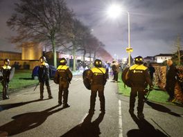 Politie komt terug op bericht Poeldijk: brandweer niet bekogeld