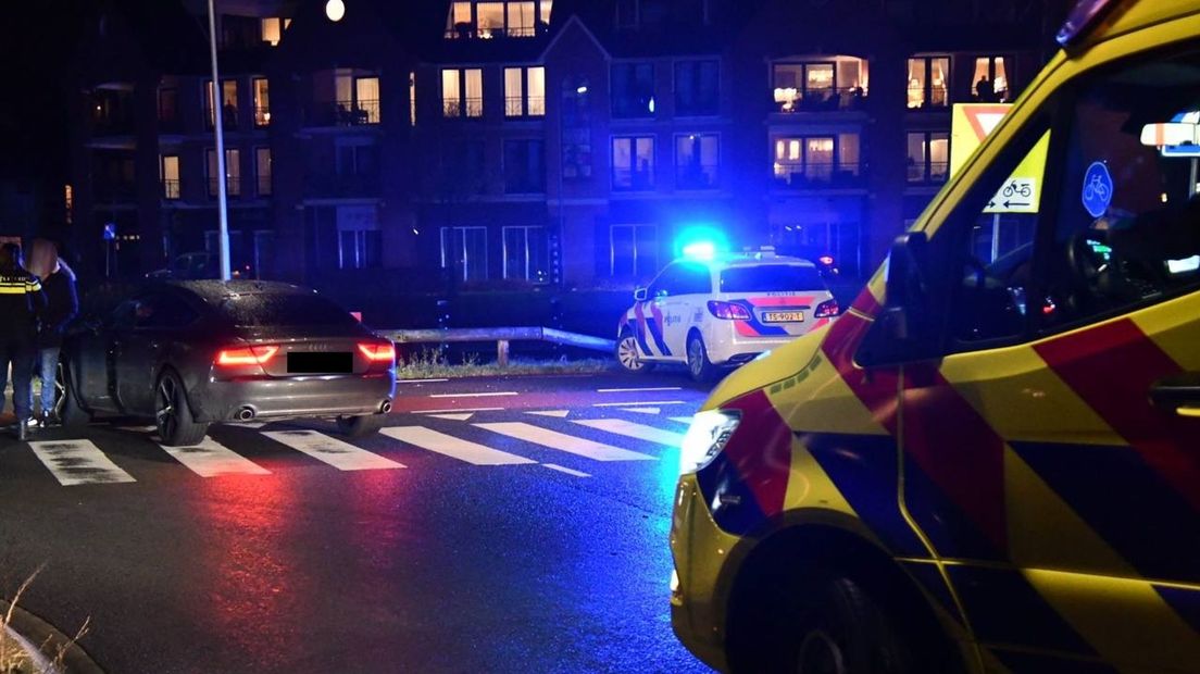 Voetganger aangereden op zebrapad in Vroomshoop