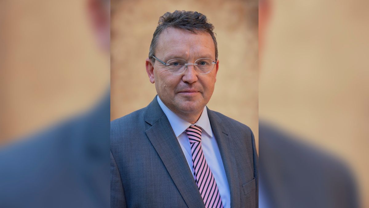 Jouke de Vries krijgt Langman Prijs voor opbouwen noordelijke universiteit