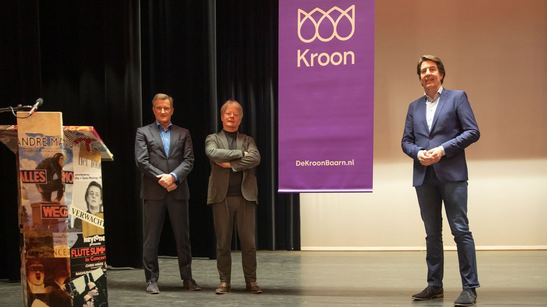 V.l.n.r. Theaterdirecteur Tom van der Poel, directeur bibliotheek Eemland Erno de Groot en Wethouder Hugo Prakke.