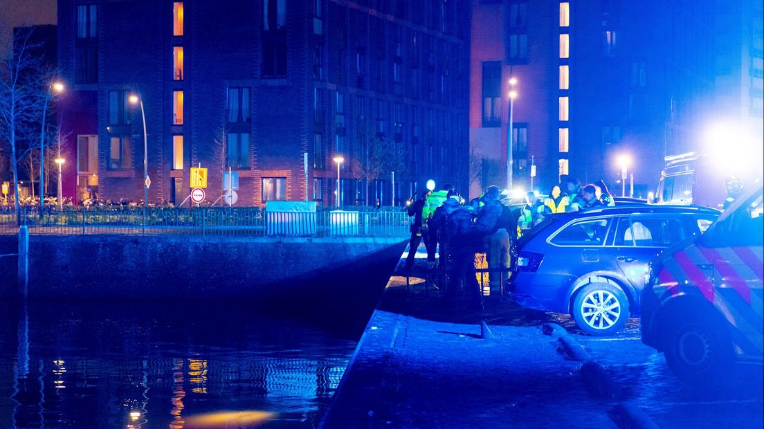 Auto te water in Zwolle