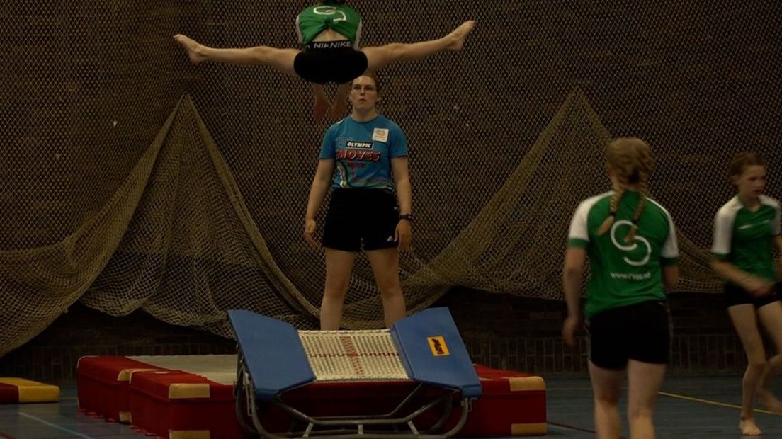 De mini-trampoline.
