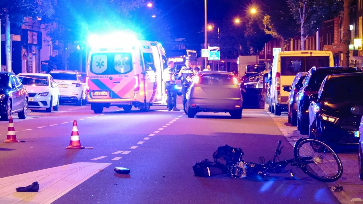 Fietser zwaargewond bij aanrijding Enschede, getuigen zien bestuurder weglopen