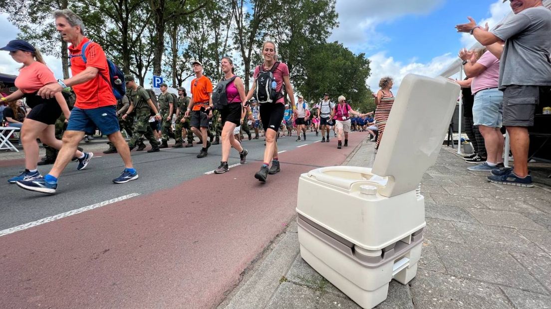 Op deze bijzondere plek kunnen wandelaars even plassen.