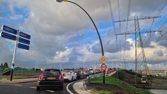 Files tot diep in woonwijk na aansluiten fly-over: 'Wie heeft dit bedacht?' Nieuws