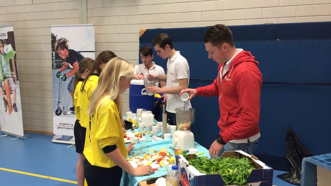 Een smoothie maken (Rechten: RTV Drenthe / Ineke Kemper)