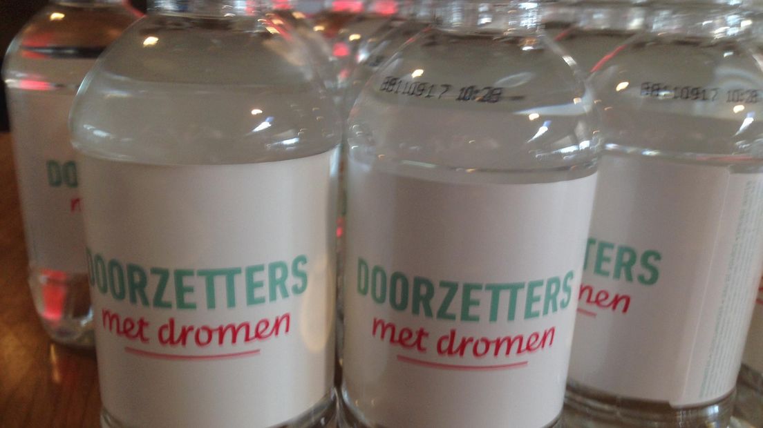 Speciaal watertje tijdens kick-off speciale banenmarkt personeel met beperking