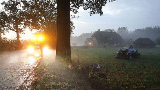 Gewonde na ongeval • auto in brand. Gewonde na ongeval • auto in brand.