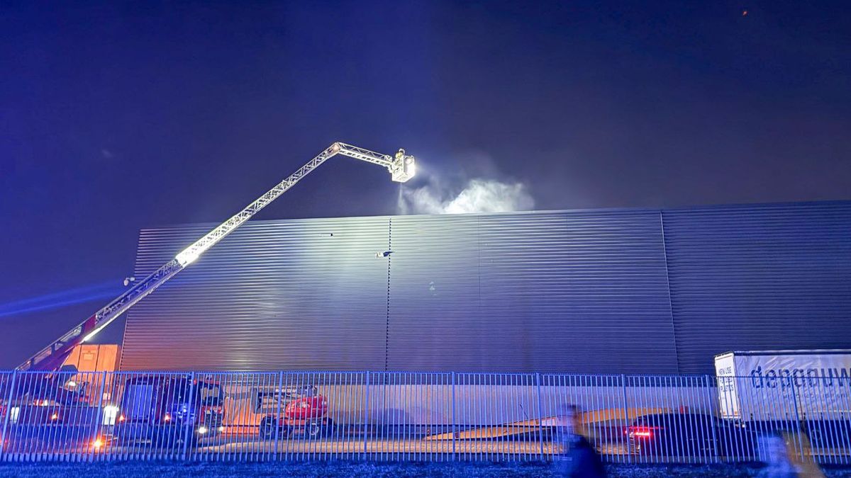 Brand bij recyclingbedrijf in Hengelo, tweede keer in korte tijd