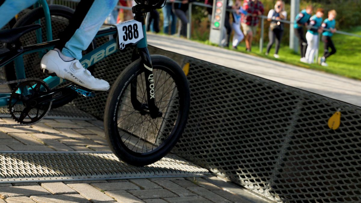 Ruben (11) en andere BMX'ers uit Assen met thuisvoordeel op Gronings Kampioenschap