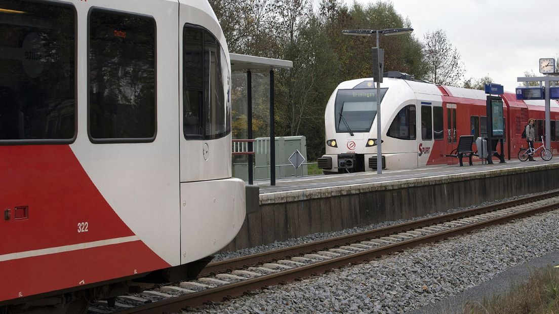 Dieseltreinen van Arriva. Er wordt gewerkt aan een proef met elektrische treinen