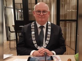 Waarnemend burgemeester Backhuijs moest vaak streng zijn om de vergadercultuur te veranderen