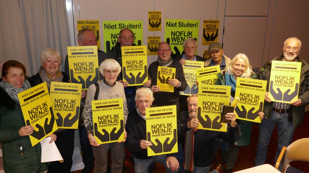 Handtekeningen moeten zorgcentrum Oentsjerk redden