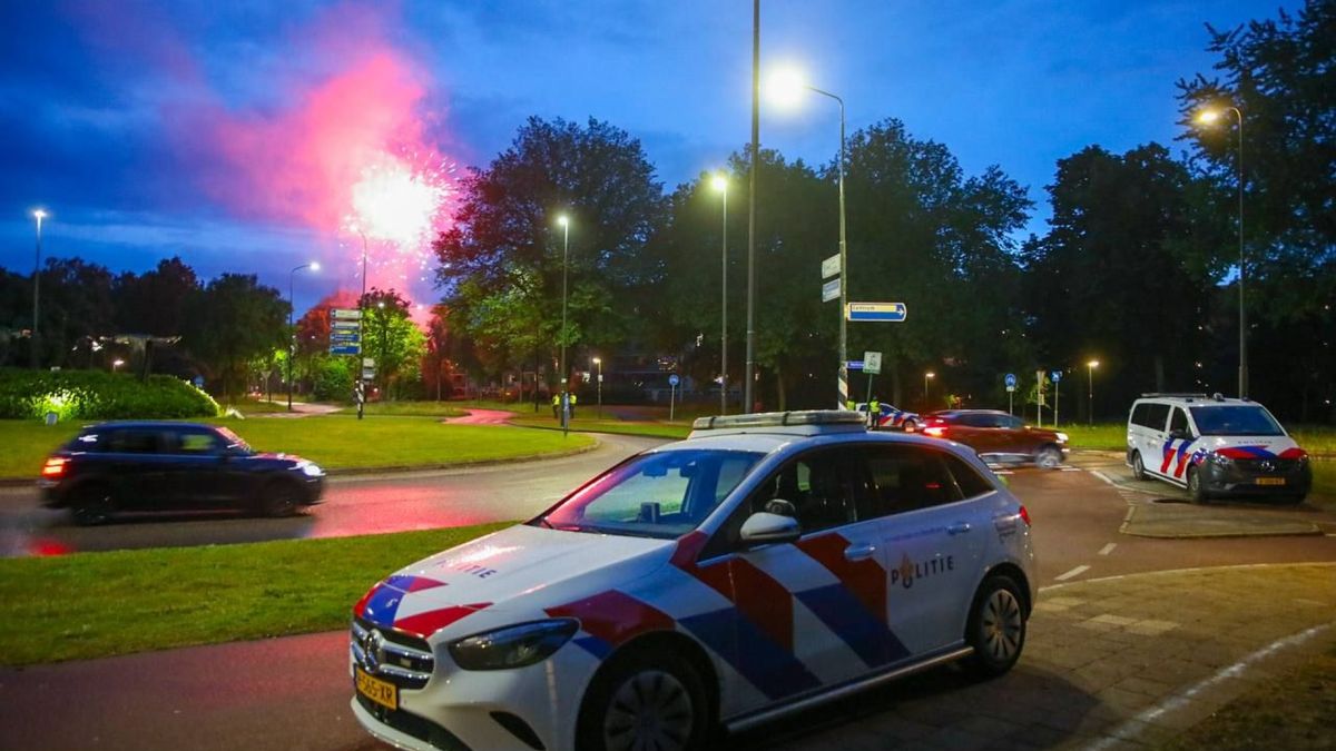 Drietal opgepakt bij protesten rond noodopvang in Apeldoorn