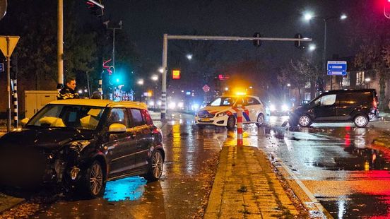 112 Nieuws: Grote schade bij aanrijding Enschede | Mogelijk drugsafval gevonden in Glanerbrug.