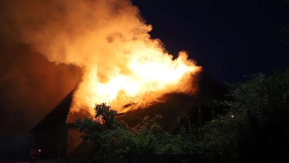 Door brand verwoeste seksclub in Wadenoijen gaat weer open