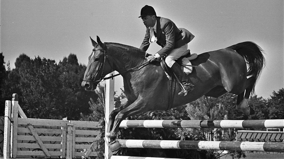 Jan Maathuis op een concours hippique in Zwolle in 1965