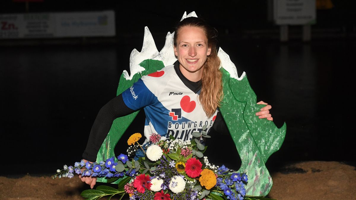 Fierljepster Marrit van der Wal wint met record in 'haar' Heidenskip: "Geweldig"