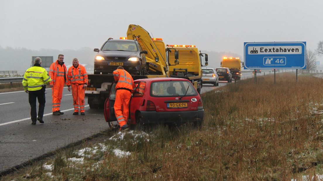 Op de A7 bij Scheemda zijn drie bergers achter elkaar ingezet.