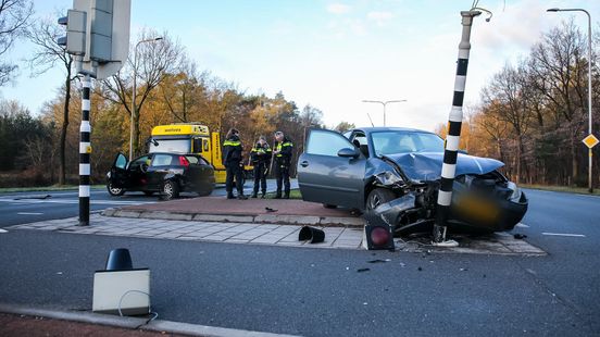 Motorrijder gewond • kop-staartbotsing Apeldoorn.